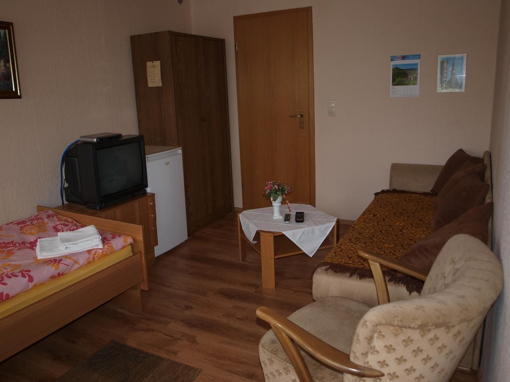 Die Froehliche Einkehr Pension Siebenlehn Room photo