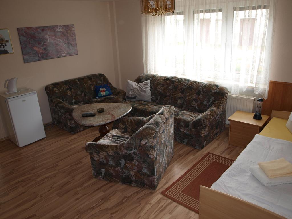 Die Froehliche Einkehr Pension Siebenlehn Room photo